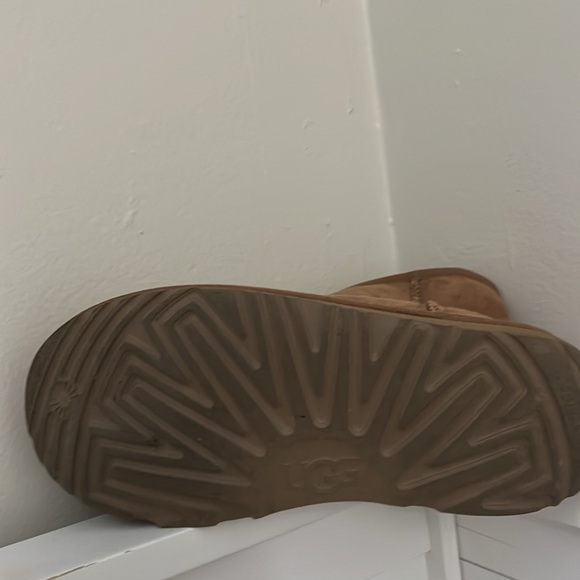 UGG mini women’s classic boot, chestnut, worn once - Picture 3 of 5